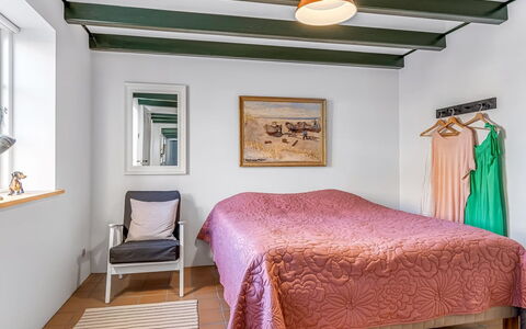Rami - 250M from the Sea: Mobilia, Interior Design, Letto, Camera Da Letto, Parete, Pavimentazione, Pavimento, Soffitto, Legna, Bedding