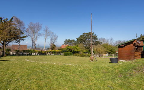 La Maison du Phare: Zona Residenziale, Arbusto, Casa, Giardino, Casa, Lotto, Tetto, Shade, Prato