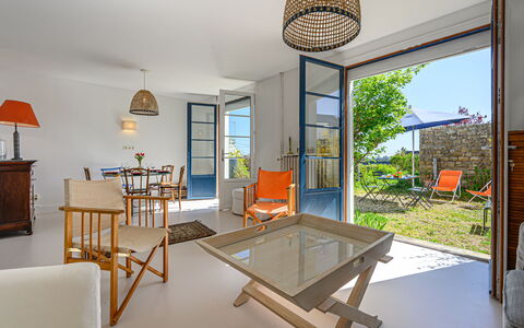 Le Verger: Zona Residenziale, Arbusto, Casa, Giardino, Casa, Lotto, Tetto, Shade, Prato