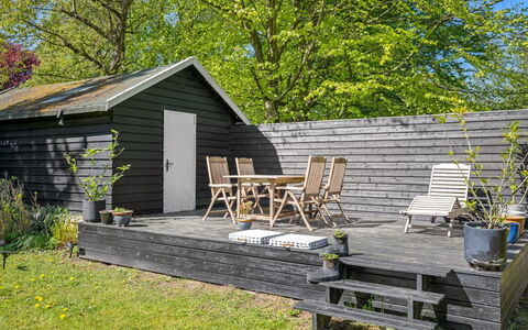 Christin - 275M from the Sea: Legna, Mobili Da Esterno, Giardino, Mobilia, Plank, Latifoglie, Backyard, Raccordo, Deck, Groundcover