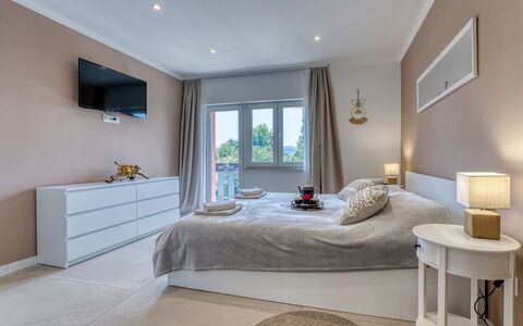 Cosy Home D&D: Mobilia, Letto, Interior Design, Camera Da Letto, Pavimentazione, Pavimento, Legna, Soffitto, Bedding, Lenzuolo