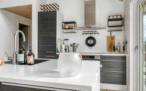 Kato - from the Sea: Cucina, Controsoffitto, Elettrodomestico Da Cucina, Interior Design, Elettrodomestico, Cabinetry, Mobilia, Pavimentazione, Casa, Apparecchio Major
