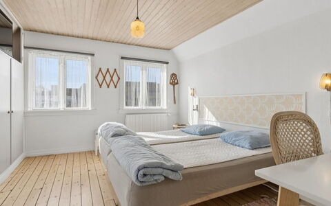 Taja - 170M from the Sea: Letto, Interior Design, Camera Da Letto, Parete, Pavimentazione, Pavimento, Mobilia, Legna, Soffitto, Bedding