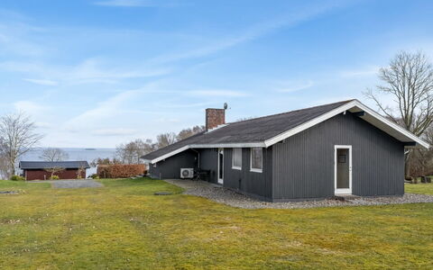 Tosti - 180M to the Fjord: Appartamento, Condominio, Estate, Balcone, Villa, Hotel