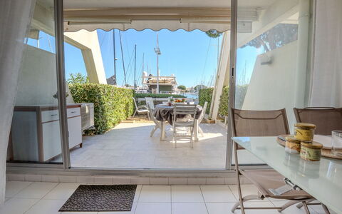 Les Rivages D'Ulysse: Tenda, Shade, Balcone, Sedia, Mobili Da Esterno, Struttura Esterna, Tavolo Esterno, Pergola, Cortile, Pianta Della Casa