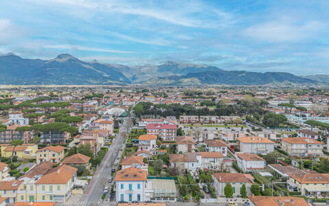 Casa Giuditta: Giorno, Zona Urbana, Zona Residenziale, Città, Orizzonte, Cittadina, Quartiere, Paesaggio, Collina, Area Metropolitana