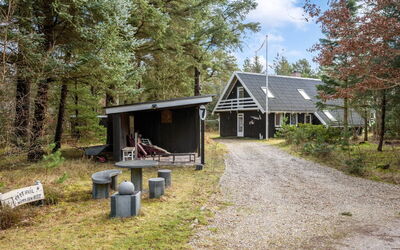 Poul - 1.9Km from the Sea