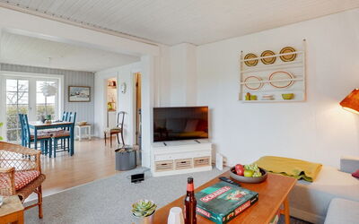 Richardine - 600M from the Sea