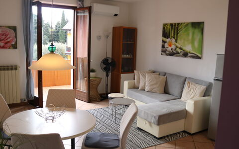 Le Tende Montesin: Mobilia, Interior Design, Pavimentazione, Pavimento, Legna, Divano, Soggiorno, Camera, Tavolo, Sedia