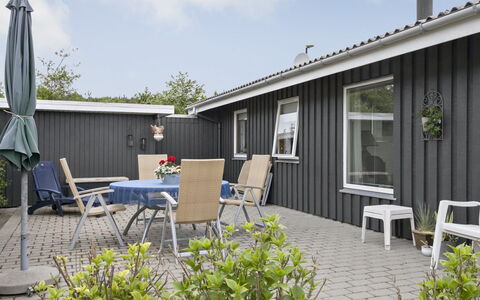 Cornelius - 30M from the Sea: Legna, Casa, Raccordo, Tetto, Porta, Villetta, Giardino, Backyard, Cortile, Landscaping