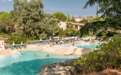 Grospierres 602: Piscina, Ricorrere, Ricreazione, Mobili Da Esterno, Resort Citta ', Lettino, Hotel, Tropici, Vacanza, Eco Hotel