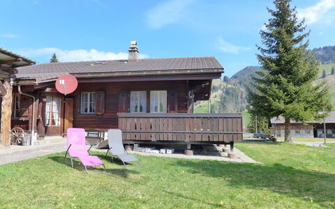 Chalet Träumli: Casa, Villetta, Area Rurale, Hill Station, Catena Montuosa, Pendenza, Portico, Log Cabin, Valle, Villaggio