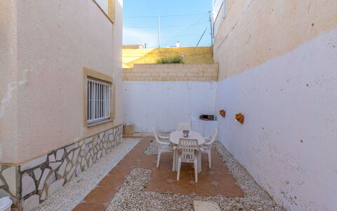 Residencia del Mar Ii: Pavimento, Pavimentazione, Piastrella, Calcestruzzo, Flagstone, Gesso, Illuminazione Diurna, Balcone