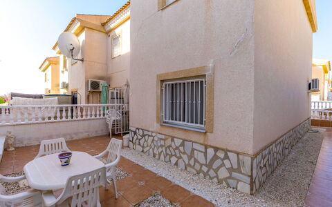 Residencia del Mar Ii: Zona Residenziale, Casa, Appartamento, Balcone, Corrimano, Recinzione, Colonna, Driveway, Gesso, Piastrella