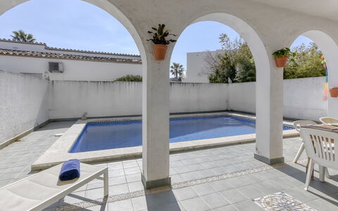 Steffy: Appartamento, Zona Residenziale, Urban Design, Condominio, Balcone, Hotel