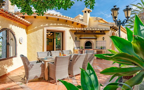 Castillo al Mar: Appartamento, Mobilia, Zona Residenziale, Balcone, Condominio, Sedia, Shade, Ricorrere, Costa, Hotel