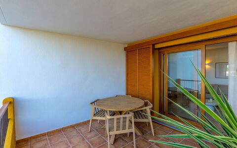La Recoleta: Appartamento, Mobilia, Zona Residenziale, Balcone, Condominio, Sedia, Shade, Ricorrere, Costa, Hotel