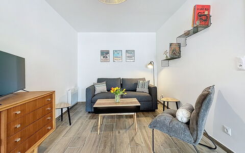 Océanide: Appartamento, Balcone, Condominio, Sedia, Alluminio, Corrimano, Latifoglie, Illuminazione Diurna, Attico, Deck