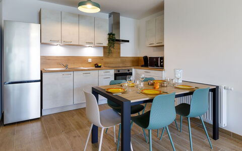 La Bernerie-En Retz 150: Appartamento, Mobilia, Zona Residenziale, Balcone, Condominio, Sedia, Shade, Ricorrere, Costa, Hotel