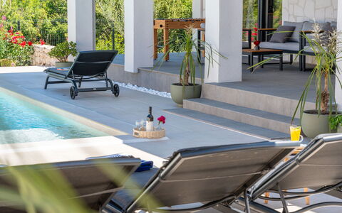 Olivarum: Mobilia, Mobili Da Esterno, Sedia, Piscina, Lettino, Shade, Materiale Composito, Vaso Di Fiori, Ricorrere, Eco Hotel