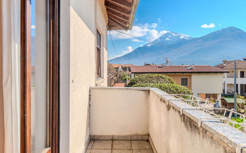 Mariarosa: Appartamento, Mobilia, Zona Residenziale, Balcone, Condominio, Sedia, Shade, Ricorrere, Costa, Hotel