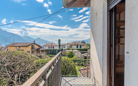Mariarosa: Appartamento, Mobilia, Zona Residenziale, Balcone, Condominio, Sedia, Shade, Ricorrere, Costa, Hotel