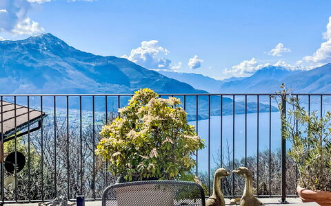 Buongusto: Appartamento, Mobilia, Zona Residenziale, Balcone, Condominio, Sedia, Shade, Ricorrere, Costa, Hotel