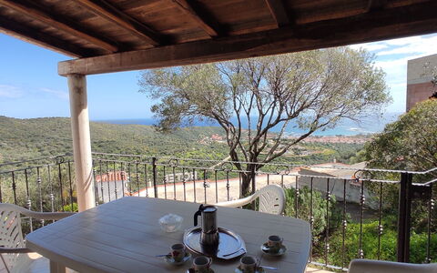 Belvedere Apartment Ac, Budoni: Mobilia, Tavolo, Sedia, Mobili Da Esterno, Tavolo Esterno, Cucina & Sala Da Pranzo Tavolo, Portico, Color Legno, Balcone, Catena Montuosa