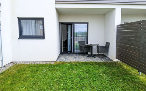 Lakeview Luxury Lodge & Garden: Casa, Giardino, Balcone, Prato, Cortile, Shade, Landscaping, Design, Backyard, Cortile