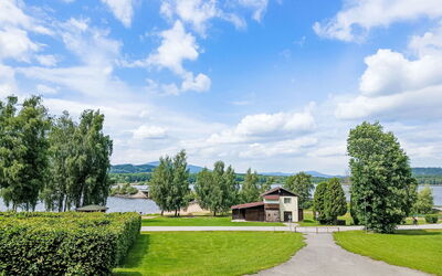 Lakeview Luxury Lodge & Garden