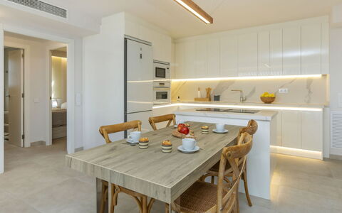 Marinada Cambrils: Piscina, Materiale Composito, Appartamento, Condominio, Villa, Landscaping, Ricorrere, Hotel, Balcone, Eco Hotel