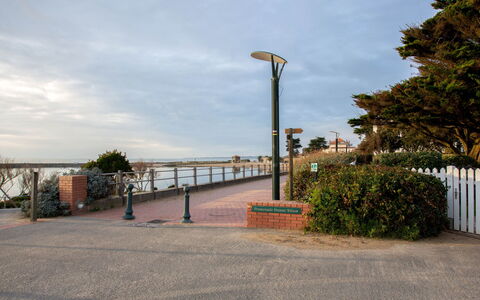 Les Gobions: Cielo, Street Luce, Passerella, Recinzione, Pole, Oceano, Marciapiede, Costa, Sentiero, Home Scherma
