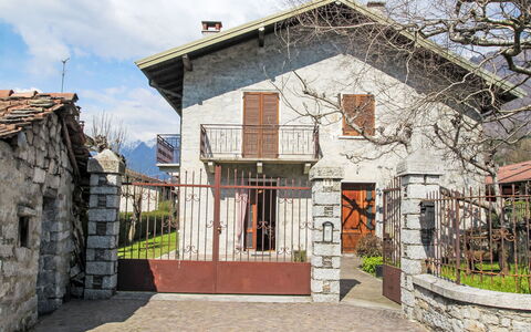 Dante: Piscina, Materiale Composito, Appartamento, Condominio, Villa, Landscaping, Ricorrere, Hotel, Balcone, Eco Hotel