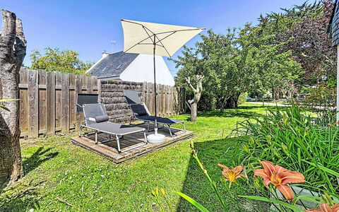 Charme de Banastère: Arbusto, Giardino, Groundcover, Shade, Prato, Landscaping, Villetta, Backyard, Cortile, Estate