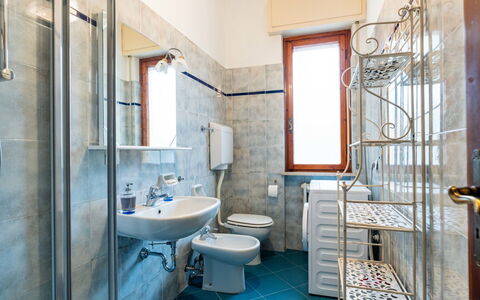 Casa del Mare: Interior Design, Pavimentazione, Pavimento, Camera, Appartamento, Soffitto, Idraulico Fixture, Piastrella, Pianta Della Casa, Idraulico