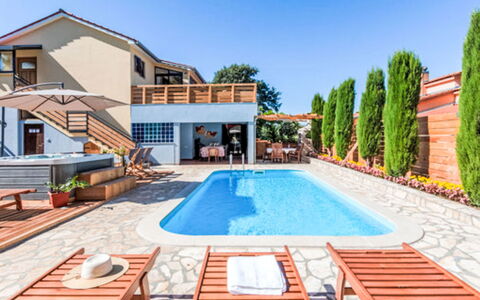Paola: Tempo Libero, Piscina, Ricorrere, Vacanza, Ombrello, Estate, Shade, Mobili Da Esterno, Eco Hotel, Villa
