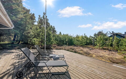 Brodde - 300M from the Sea: Mobili Da Esterno, Pavimento In Legno, Deck, Latifoglie, Luce Del Sole, Shade, Sedia, Plank, Giardino, Landscaping