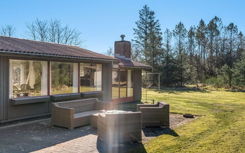 Thorvor - 400M from the Sea: Casa, Lotto, Tetto, Villetta, Portico, Giardino, Estate, Shade, Cortile, Landscaping