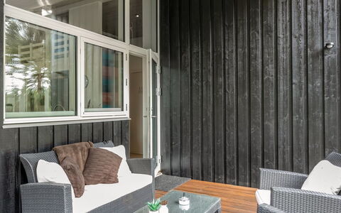 Nanni - from the Sea: Legna, Casa, Portico, Deck, Latifoglie, Tetto, Color Legno, Pavimento In Legno, Eco Hotel