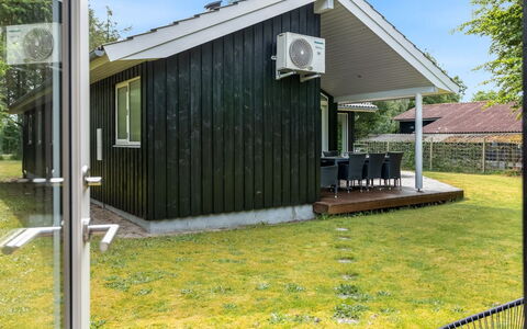 Nanni - from the Sea: Legna, Casa, Portico, Deck, Latifoglie, Tetto, Color Legno, Pavimento In Legno, Eco Hotel