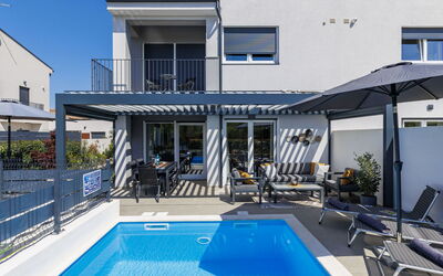 Villa Mira