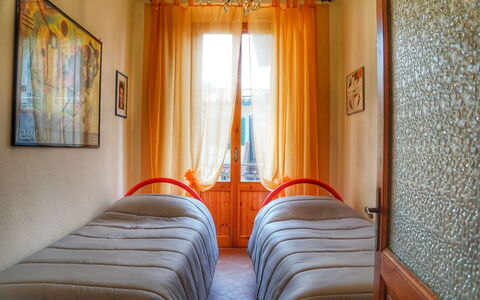 Agriturismo Casa Da Pietro: Camera Da Letto, Letto, Legna, Interior Design, Lenzuolo, Bedding, Tessile, Mobilia, Biancheria, Pavimento