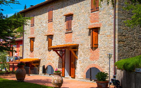 Agriturismo Casa Da Pietro: Brick, Giardino, Estate, Hacienda, Villa, Landscaping, Agriturismo, Backyard, Eco Hotel