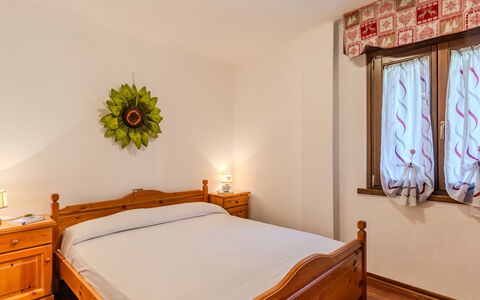 La Meridiana: Mobilia, Letto, Interior Design, Camera Da Letto, Legna, Lenzuolo, Pavimento, Bedding, Soffitto, Pavimentazione