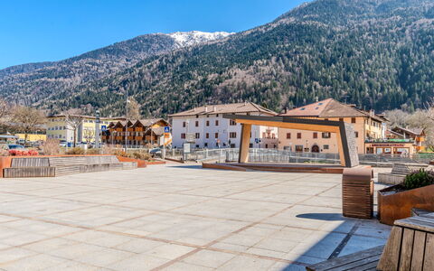 La Meridiana: Zona Residenziale, Arbusto, Tetto, Casa, Villetta, Driveway, Estate, Raccordo, Landscaping, Cortile