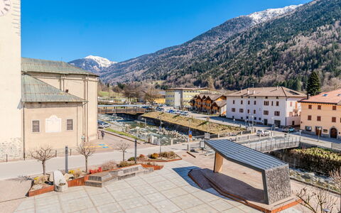 La Meridiana: Zona Residenziale, Arbusto, Tetto, Casa, Villetta, Driveway, Estate, Raccordo, Landscaping, Cortile