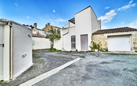 Cheray 1: Catena Montuosa, Costa, Balcone, Eco Hotel, Ricorrere, Resort Citta ', Hotel, Cresta, Suono