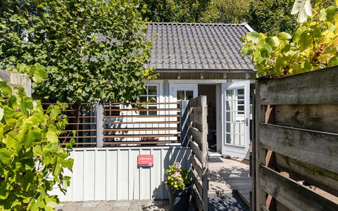 Residence Domburg: Casa, Arbusto, Casa, Porta, Vaso Di Fiori, Villetta, Shade, Giardino, Raccordo
