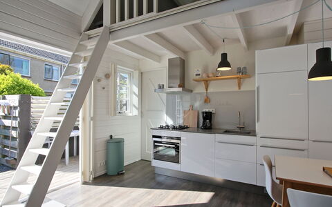 Residence Domburg: Legna, Pavimentazione, Pavimento, Mobilia, Interior Design, Pavimento In Legno, Appartamento, Soffitto, Latifoglie, Camera