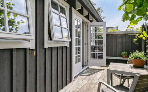 Residence Domburg: Legna, Porta, Casa, Mobilia, Materiale Composito, Latifoglie, Plank, Deck, Color Legno, Sedia